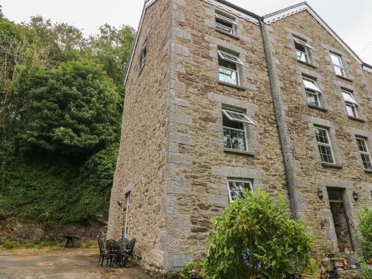 The Old Mill Villa Milford Haven Ngoại thất bức ảnh