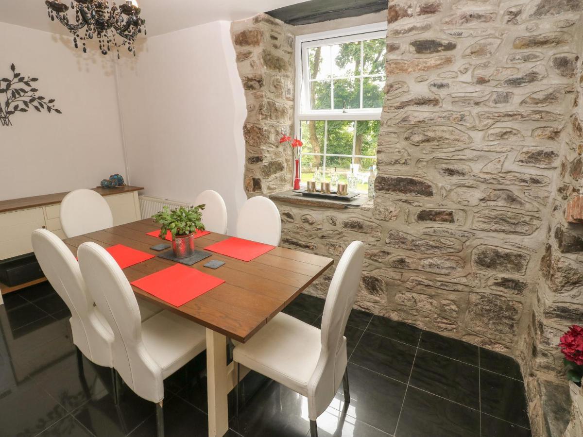 The Old Mill Villa Milford Haven Ngoại thất bức ảnh